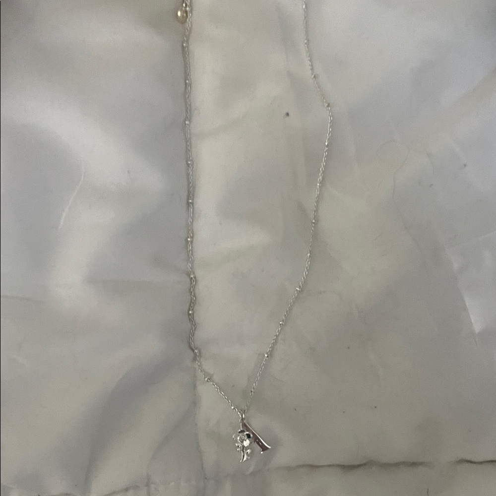 Elegant Silver Pendant Necklace